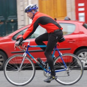 Adrian Brewin s'entraîne pour l'événement "Pyrénées" organisé par le Macmillan Cancer Support
